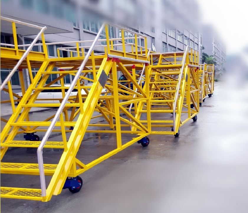 APU發(fā)動機(jī)工作梯