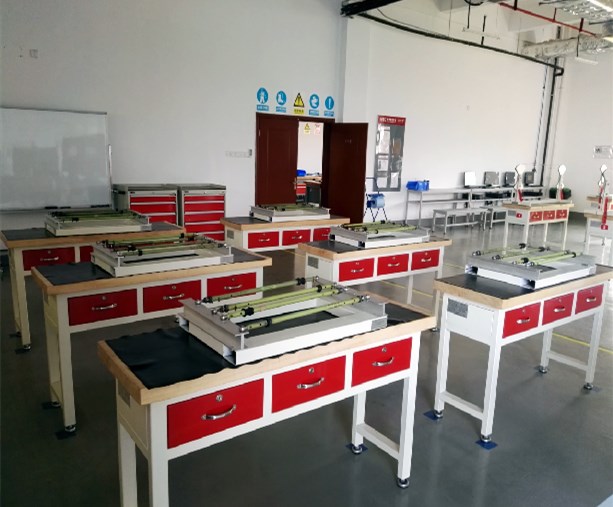 拉桿練習(xí)臺