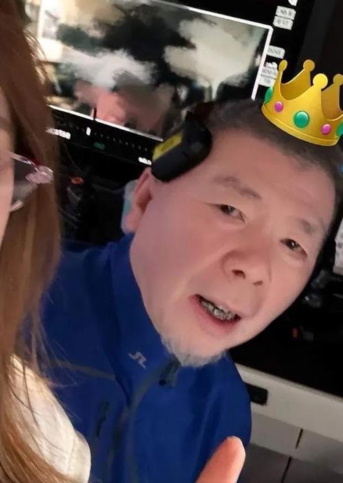 74549.cσm查询开奖记录和冯小刚养女高中毕业与冯小刚收养的女儿